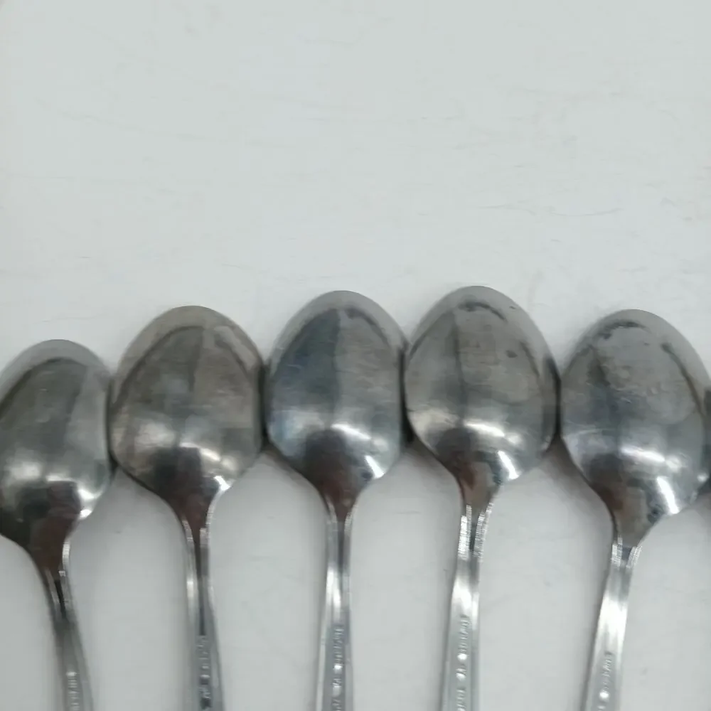 8X Tsp TOWLE Supreme STUART SHELL Stainless Teaspoons
